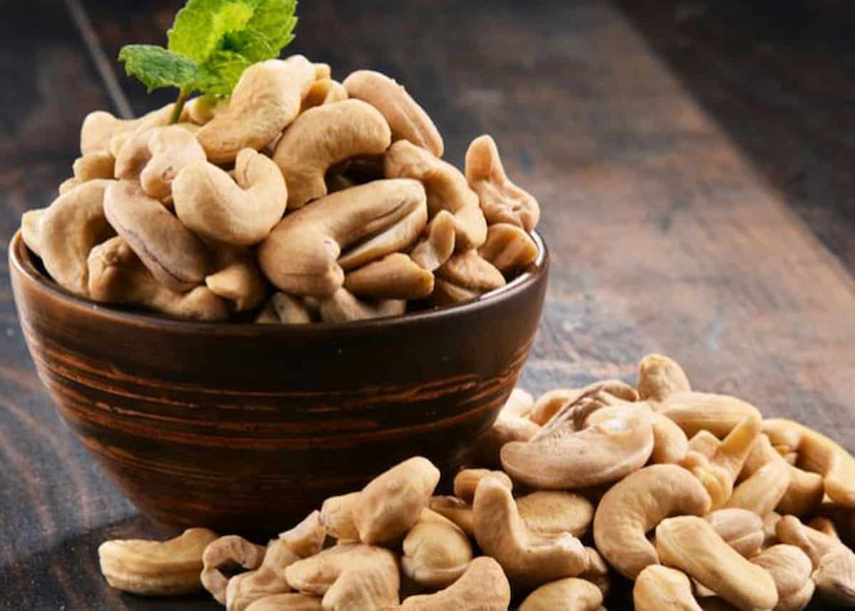 بادام هندی شیرین با طعم ترد و لذیذ